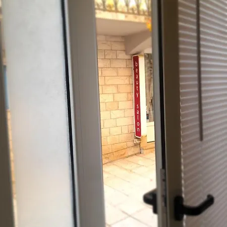 Apartmán Ellamar Center 2 *